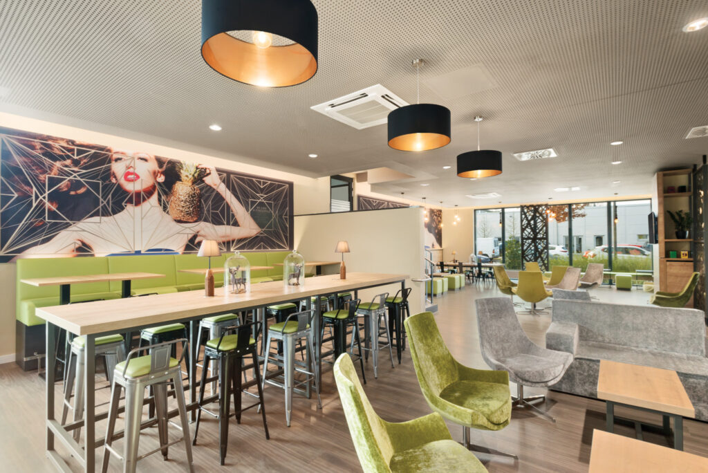 Die Lounge im Super 8 by Wyndham Munich City North